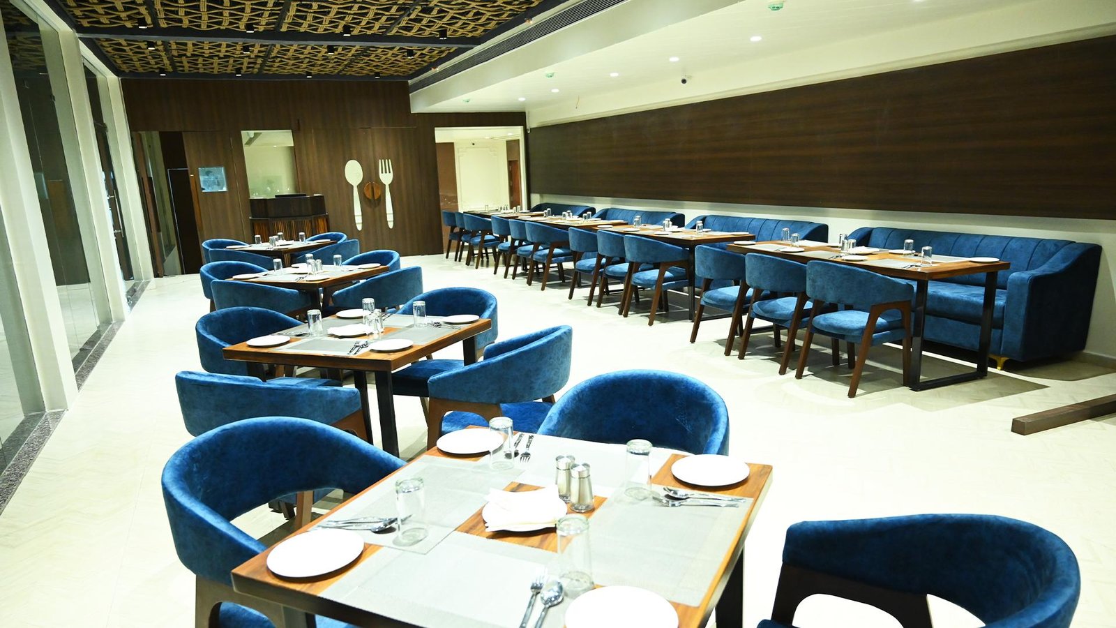 Dinning at Makhan Vihar